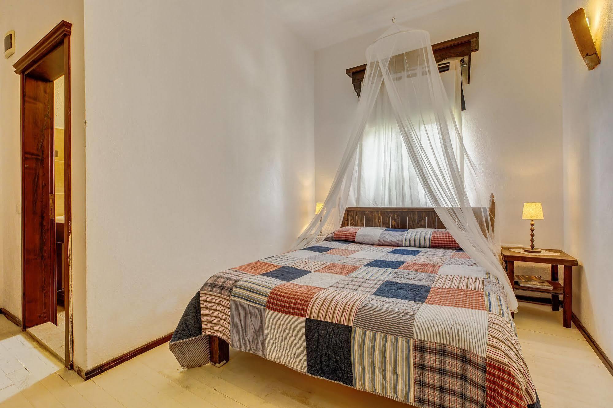 Retro Butik Otel (Adults Only) Çeşme Buitenkant foto