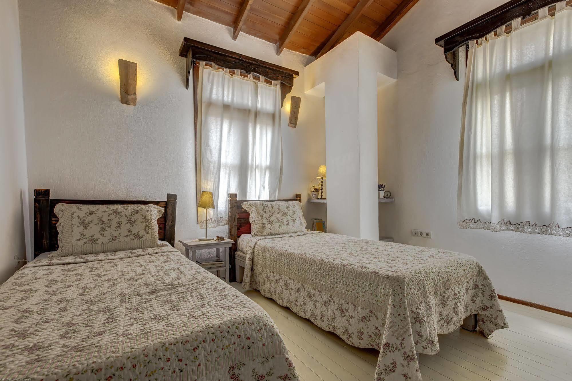 Retro Butik Otel (Adults Only) Çeşme Buitenkant foto